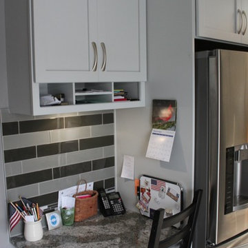 Starmark Maple Bridgeport in Pearl w/ Nickel Glaze Kitchen