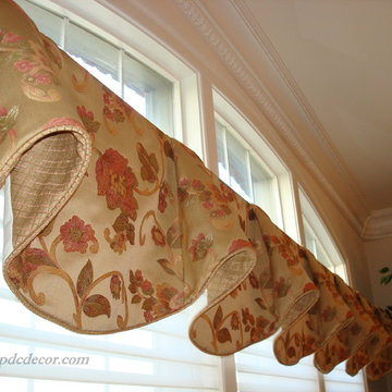 Dining Room | Bell Swag Close-up
