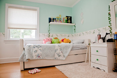 Kids' room - mid-century modern kids' room idea in New York