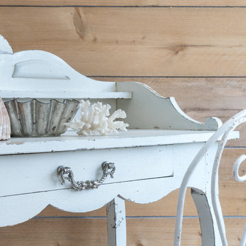 DECORATIVE FRENCH WASH STAND TABLE