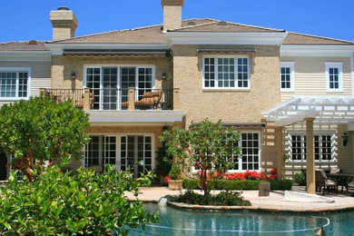Inspiration for a timeless exterior home remodel in Los Angeles