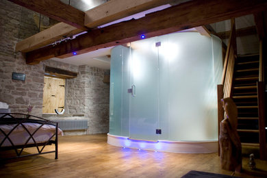Curved glass showerpods