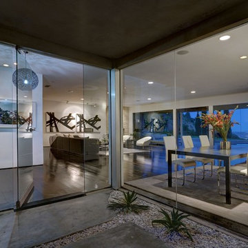 1616 Rising Glen
