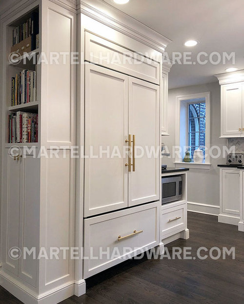 Shaker Style Kitchen With Brushed Br Square Bar Liance Shaker Style Kitchen With Brushed Br Square Bar Liance