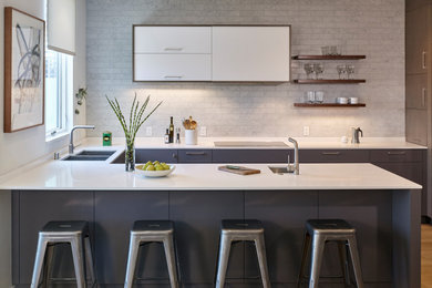 Example of a kitchen design in San Francisco