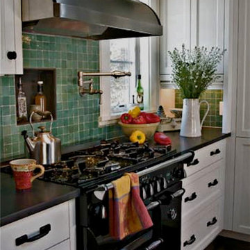 An Artitistic Chilmark Compound