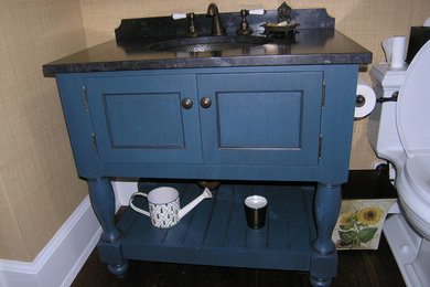 Inspiration for a mid-century modern bathroom remodel in Milwaukee