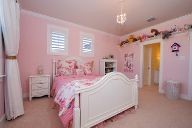Inspiration for a timeless kids' room remodel in Austin