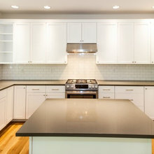 backsplash behind stove