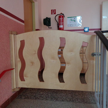 Kinder sicher an der Treppe