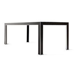 Plaza Table by Varaschin - Patio Furniture And Outdoor Furniture