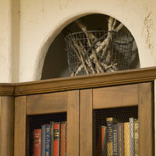 Cabin Furnishings and Decor