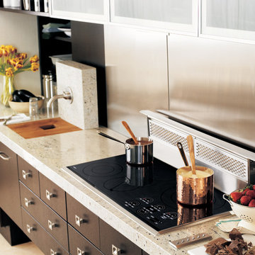 Wolf 36" Smoothtop Electric Cooktop, Black Trim | CT36ES