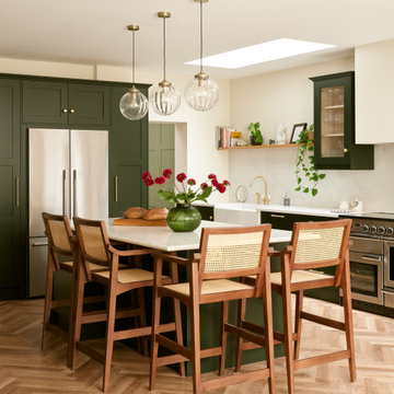 Green Shaker with Relaxed Dining
