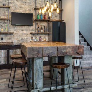 他の地域のインダストリアルスタイルのおしゃれなホームバーの写真