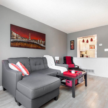 Trendy Town-Home in Prestigious Bayview Fairways Neighbourhood!