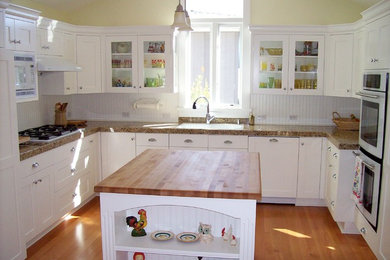 Beach style kitchen photo in San Luis Obispo