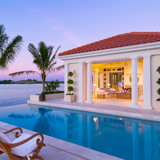 Tropenstil Infinity-Pool in Tampa