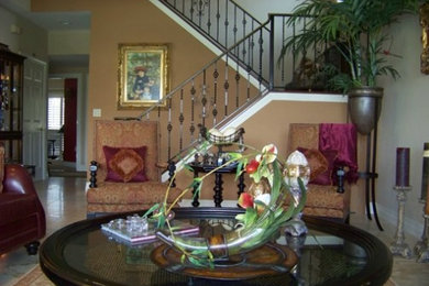 Example of a classic living room design in Tampa