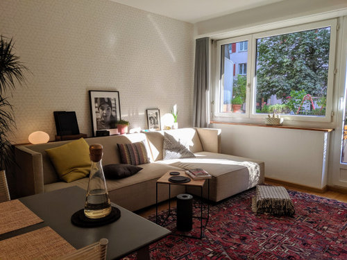 Neue Sitzgelegenheit/Sofa in Wohnzimmer