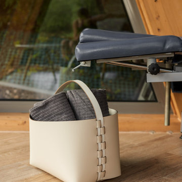 Elevate Your Bathing Experience: ADJstyle's Sustainable Luxury Leather Collectio