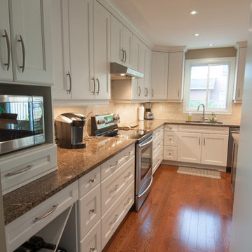 Millcroft Transitional Kitchen