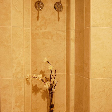 Outdated Bathroom gets Chic Makeover
