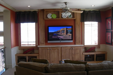Example of a minimalist home theater design in Los Angeles