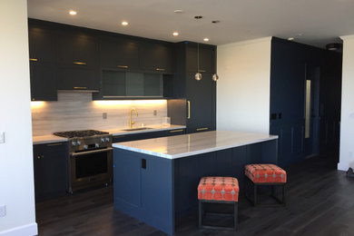 Minimalist kitchen photo in San Francisco