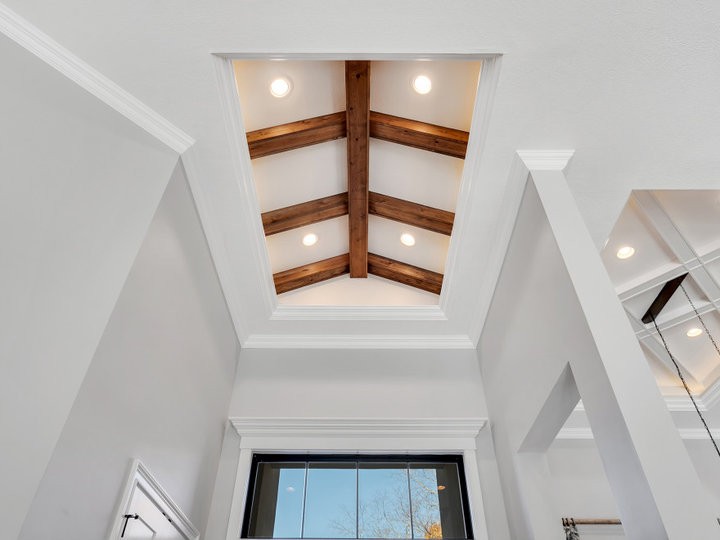 Modern Entry - Mudroom