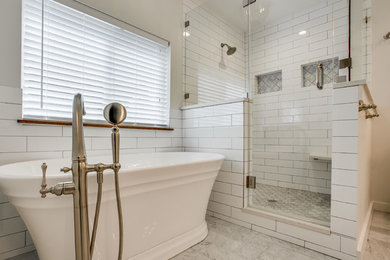 Elegant bathroom photo in Dallas