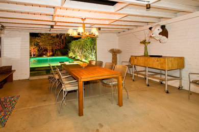 Example of an eclectic patio design in Los Angeles