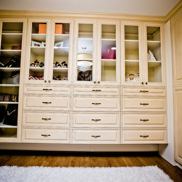 Chocolate Hand Rubbed/Glazed Antique White Walk In