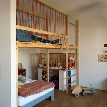 Kinderzimmer mit Spielpodesten