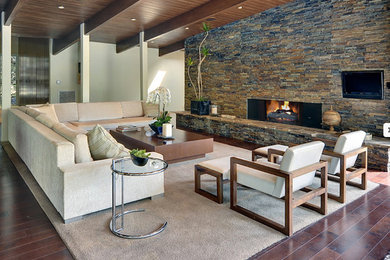 Minimalist living room photo in Los Angeles