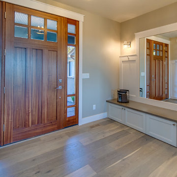 Entry with sitting area, Bend, Oregon