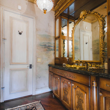 Golden Plano Bathroom