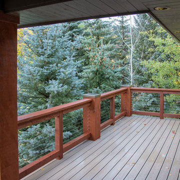 Deck w/Stainless Steel Post Covers & Cable Railing