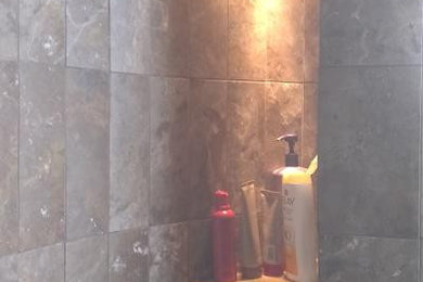 Travertine shower/salillo tile floor