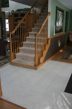 dark wood floor with golden oak trim  | 500 x 752