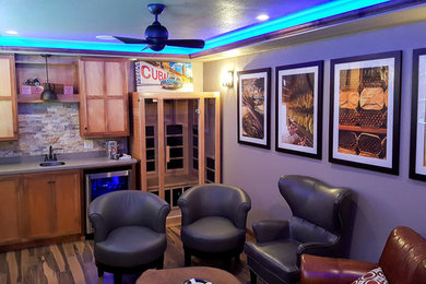 Home bar - contemporary home bar idea in Milwaukee