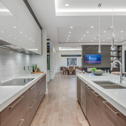 983 TUDOR AVENUE - Products