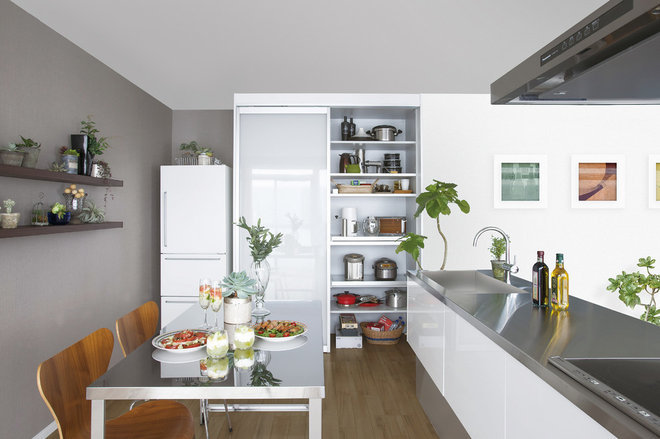 Industrial Kitchen by 収納生活 NANKAI