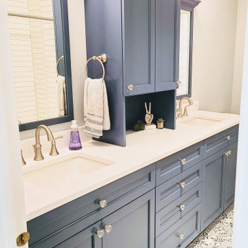 Navy & White Kids Bath with Storage for Two