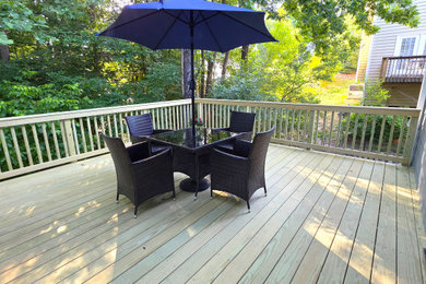Example of a classic deck design in Raleigh