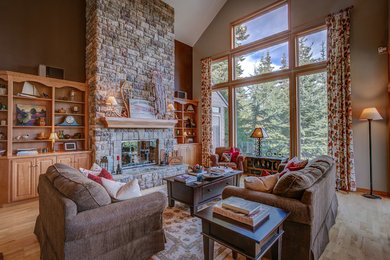 Living room - traditional living room idea in Seattle