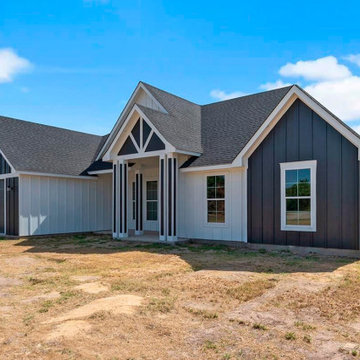 James Hardie Board & Batten in Deep Ocean and Arctic White
