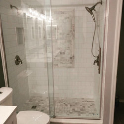 Huber Heights Bergman Bathroom - Shower Doors