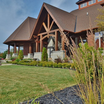 Rustic Cottage Style. Inviting Entrance - Barrie
