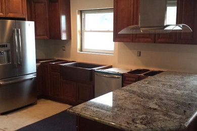 Kitchen photo in Chicago